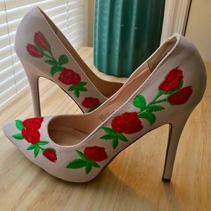 BRAND NEW! Nude Pumps with Floral Embroidery